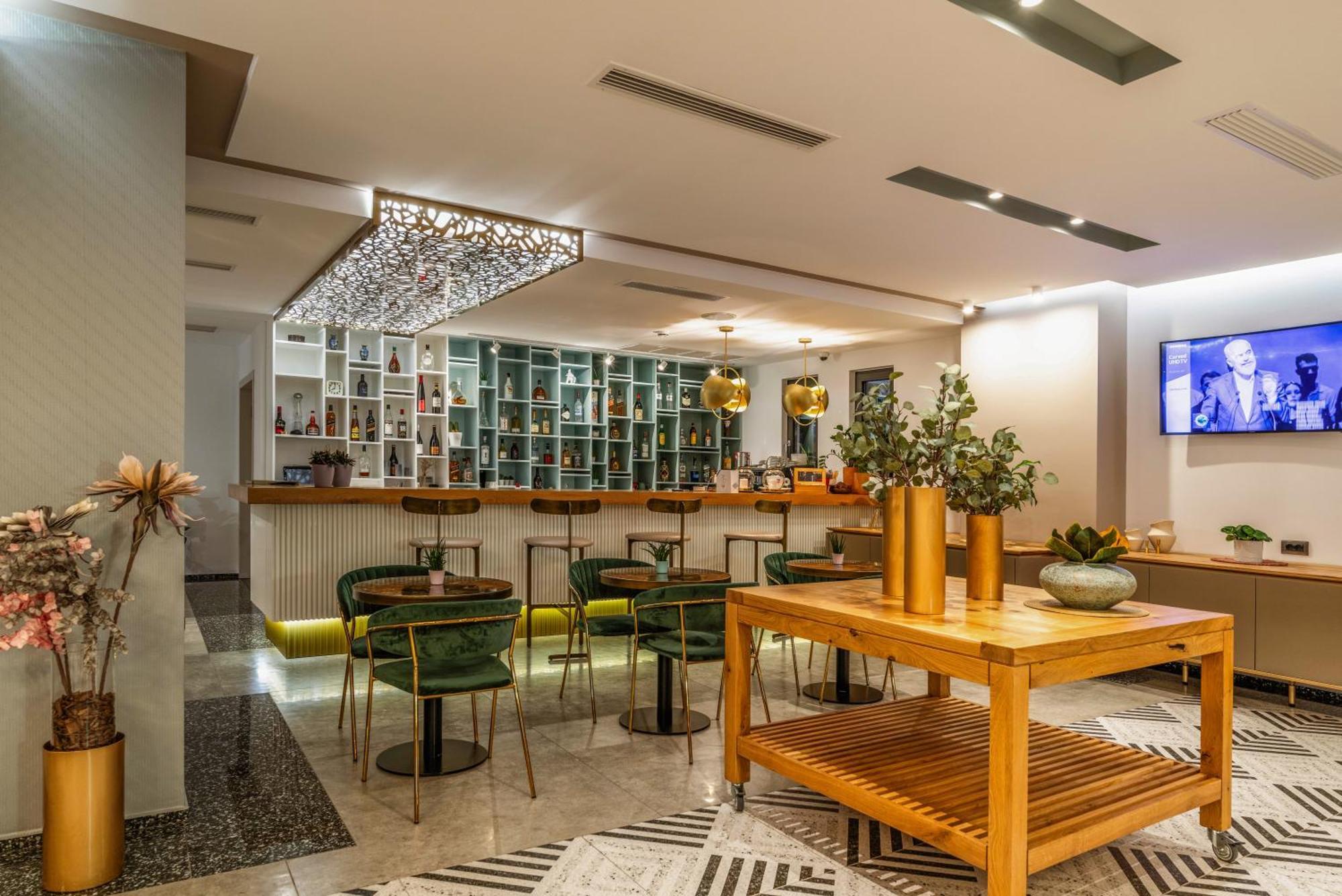 Glow Boutique Hotel & Suites Sarande Bagian luar foto
