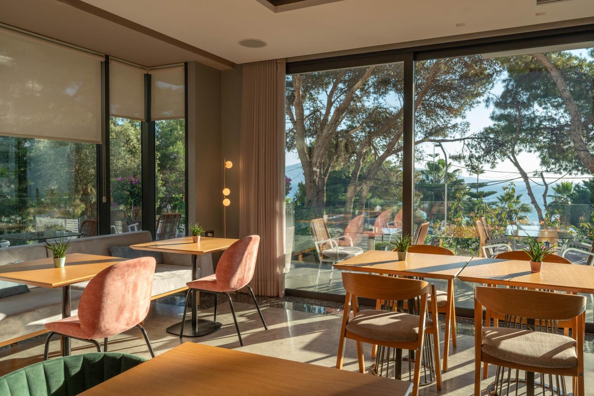 Glow Boutique Hotel & Suites Sarande Bagian luar foto