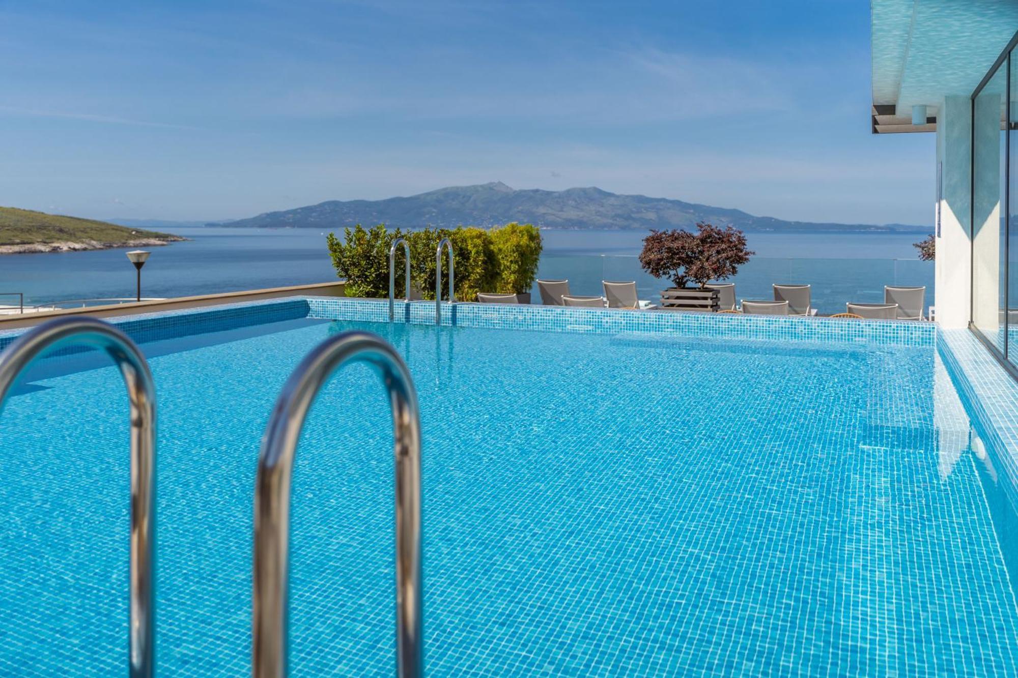 Glow Boutique Hotel & Suites Sarande Bagian luar foto